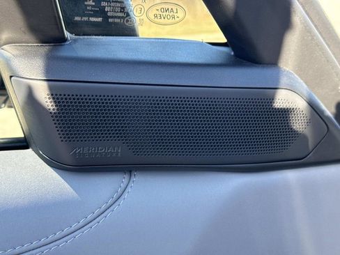 New 2025 Land Rover Range Rover SV image 25