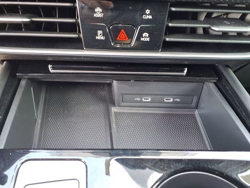 Used 2024 Volkswagen Atlas SEL Premium R-Line image 30