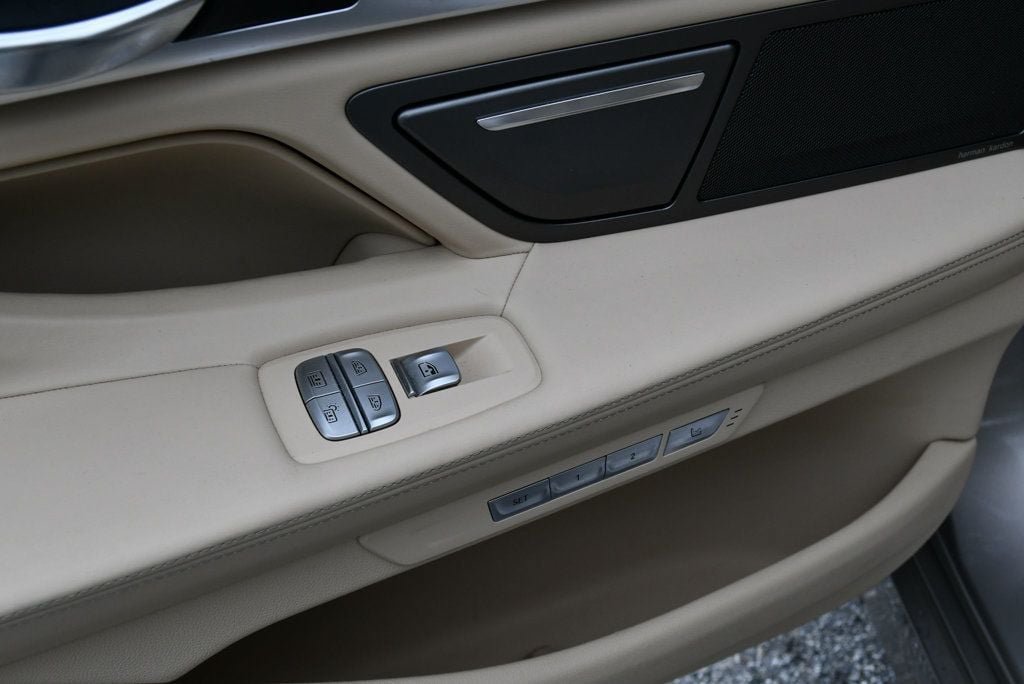 Used 2016 BMW 750i xDrive AWD/4WD image 40