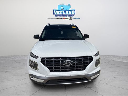Used 2023 Hyundai Venue Limited FWD image 17