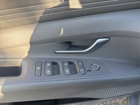 Used 2023 Hyundai Elantra SEL w/ Convenience Package image 30