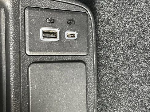 Used 2022 Buick Encore GX Select image 19