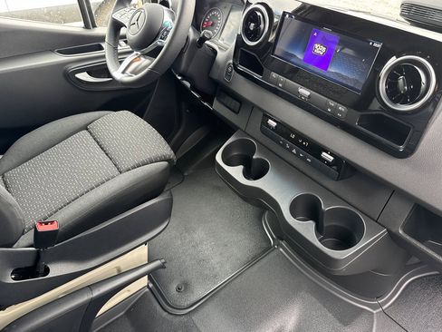 New 2025 Mercedes-Benz Sprinter 2500 image 17