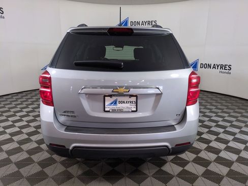 Used 2017 Chevrolet Equinox LT w/ Convenience Package FWD image 4
