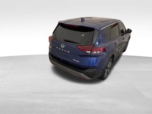 Used 2023 Nissan Rogue SV image 5