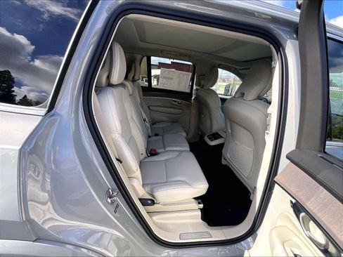 New 2026 Volvo XC90 T8 Ultra w/ Protection Package Premier image 27