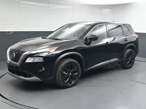 Used 2021 Nissan Rogue SV image 4