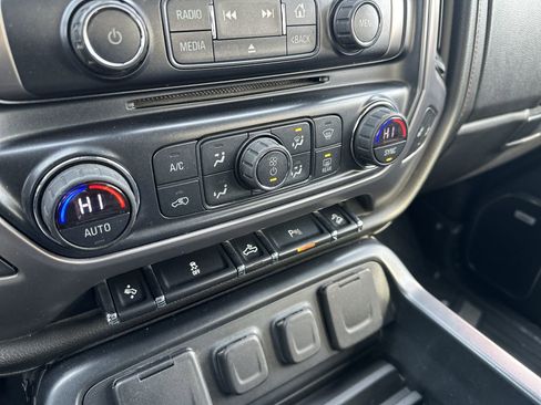 Used 2018 GMC Sierra 1500 SLT w/ All Terrain Package image 18