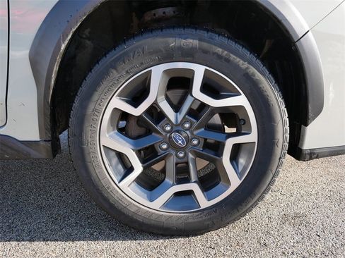 Used 2017 Subaru Crosstrek 2.0i Premium image 9