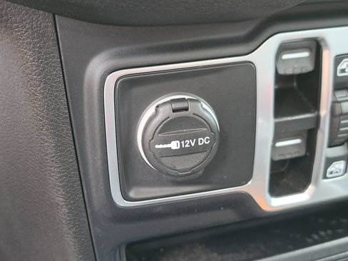 Used 2024 Jeep Gladiator Sport AWD/4WD image 21