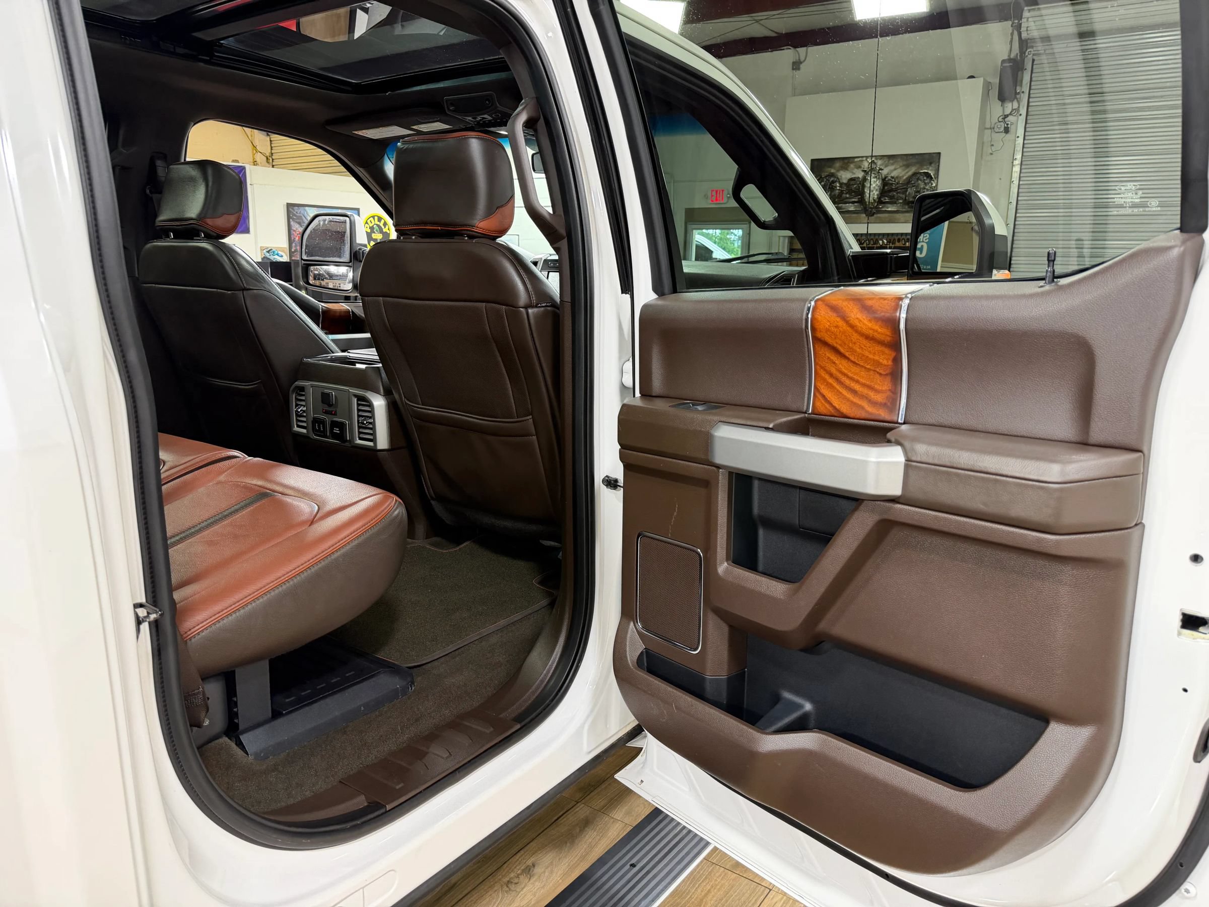 Used 2018 Ford F250 King Ranch w/ King Ranch Ultimate Package AWD/4WD image 17