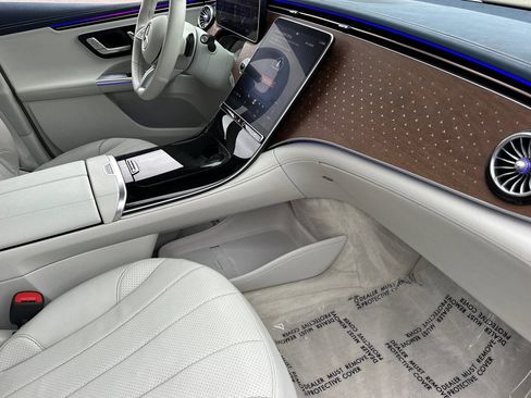 Used 2023 Mercedes-Benz EQE 350+ SUV image 15