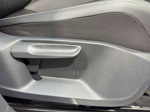 Used 2024 Volkswagen Tiguan SE R-Line image 13