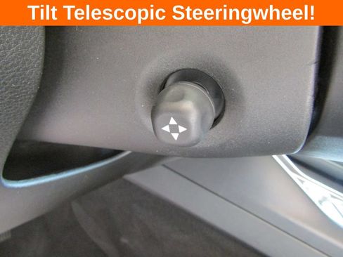 Used 2024 Jeep Wagoneer Series III AWD/4WD image 9