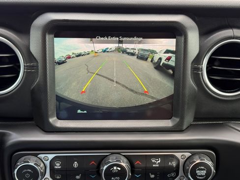 Used 2021 Jeep Wrangler Unlimited Sahara w/ Dual Top Group image 27