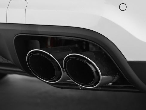 New 2026 Porsche Cayenne S image 17