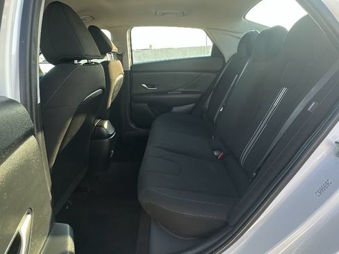 Used 2024 Hyundai Elantra SEL FWD image 32