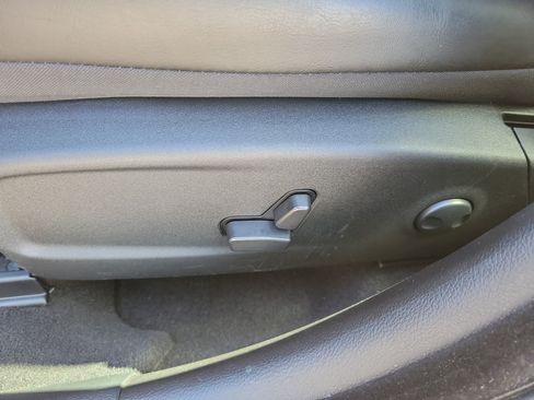 Used 2023 Chrysler 300 Touring L RWD image 11