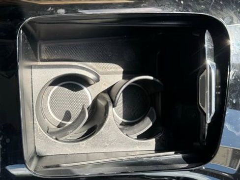 Used 2023 Mercedes-Benz GLC 300 4MATIC w/ AMG Line image 11