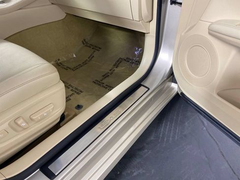 Used 2014 Lexus ES 350 w/ Luxury Package FWD image 32