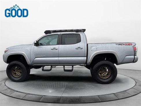 Used 2020 Toyota Tacoma TRD Sport image 2