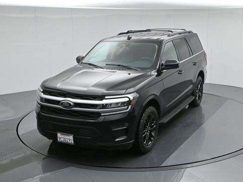 Used 2022 Ford Expedition XLT image 40