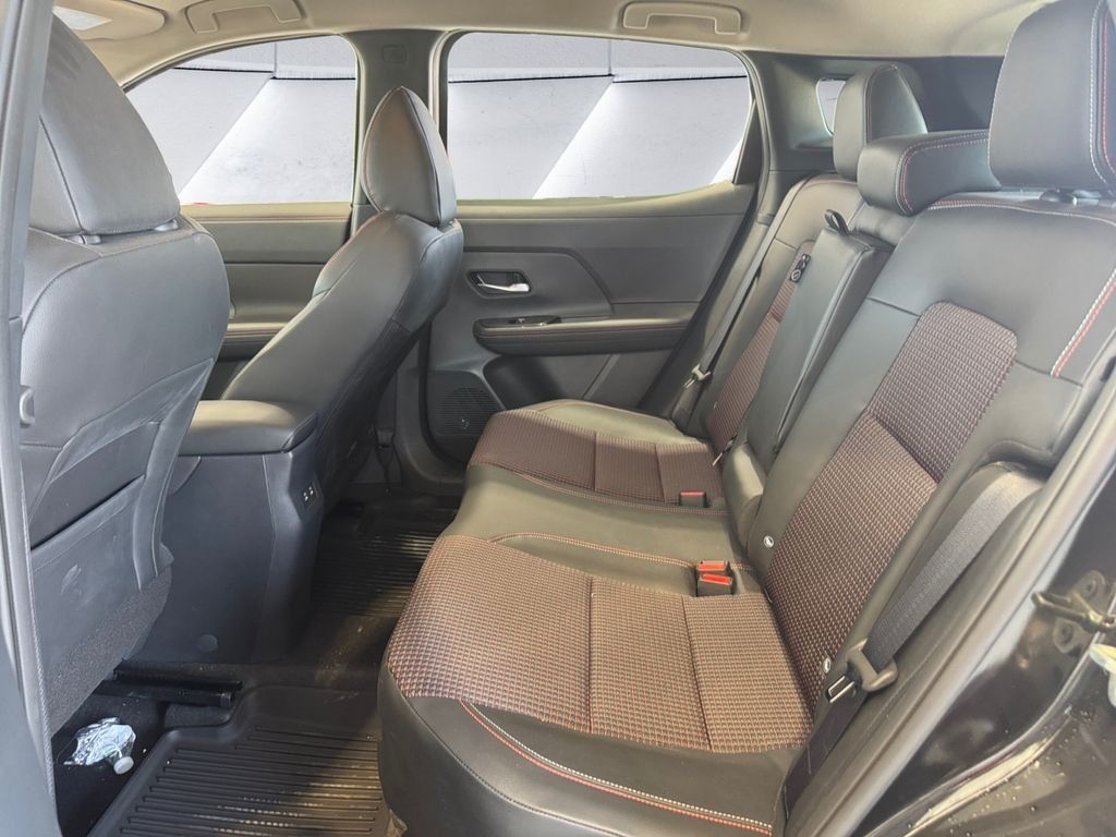Used 2025 Nissan Kicks SR AWD/4WD image 18