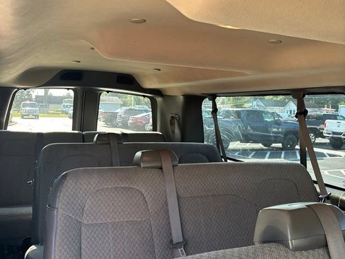 Used 2019 Chevrolet Express 3500 LS RWD image 16