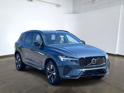 New 2026 Volvo XC60 B5 Core w/ Protection Package Premier AWD/4WD image 3