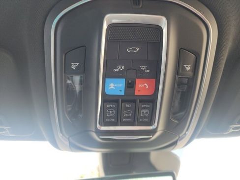 New 2025 Jeep Grand Cherokee Limited w/ Luxury Tech Group II image 12