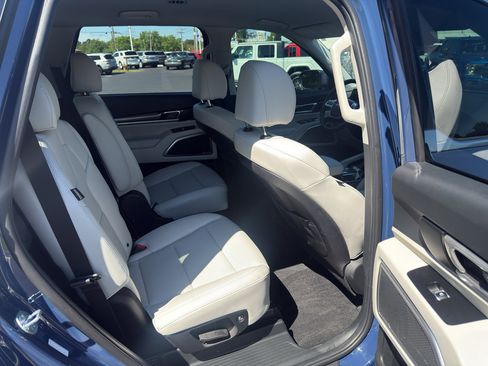Used 2024 Kia Telluride S FWD image 10