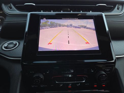 Used 2023 Jeep Grand Cherokee Altitude RWD image 36