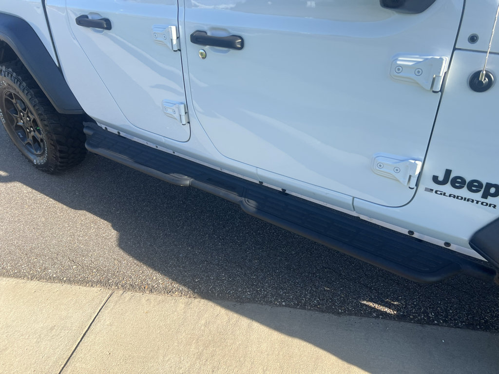 Certified 2023 Jeep Gladiator Sport w/ Trailer Tow Package AWD/4WD image 3