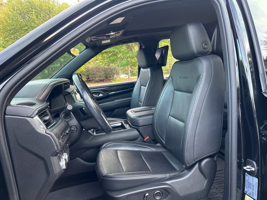 Used 2023 GMC Yukon Denali w/ Advanced Technology Package AWD/4WD image 42