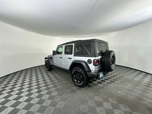 Used 2023 Jeep Wrangler Unlimited w/ Convenience Group AWD/4WD image 9