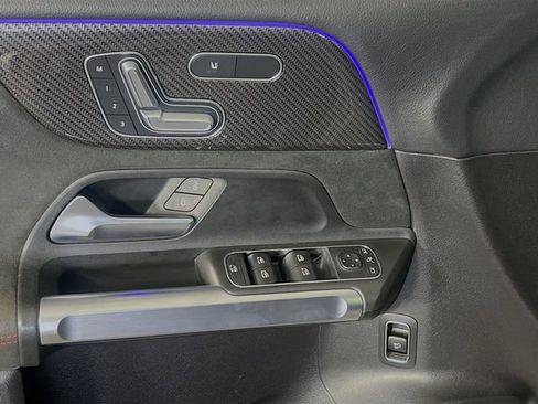 Used 2021 Mercedes-Benz GLB 35 AMG 4MATIC image 12