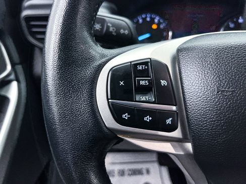 Used 2023 Ford Explorer XLT image 28