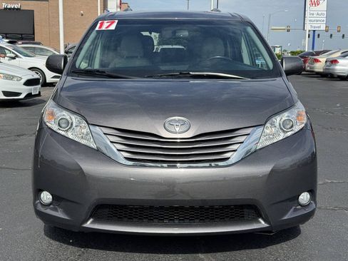 Used 2017 Toyota Sienna FWD image 2