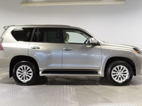 Used 2021 Lexus GX 460 Premium w/ Premium Package AWD/4WD image 13