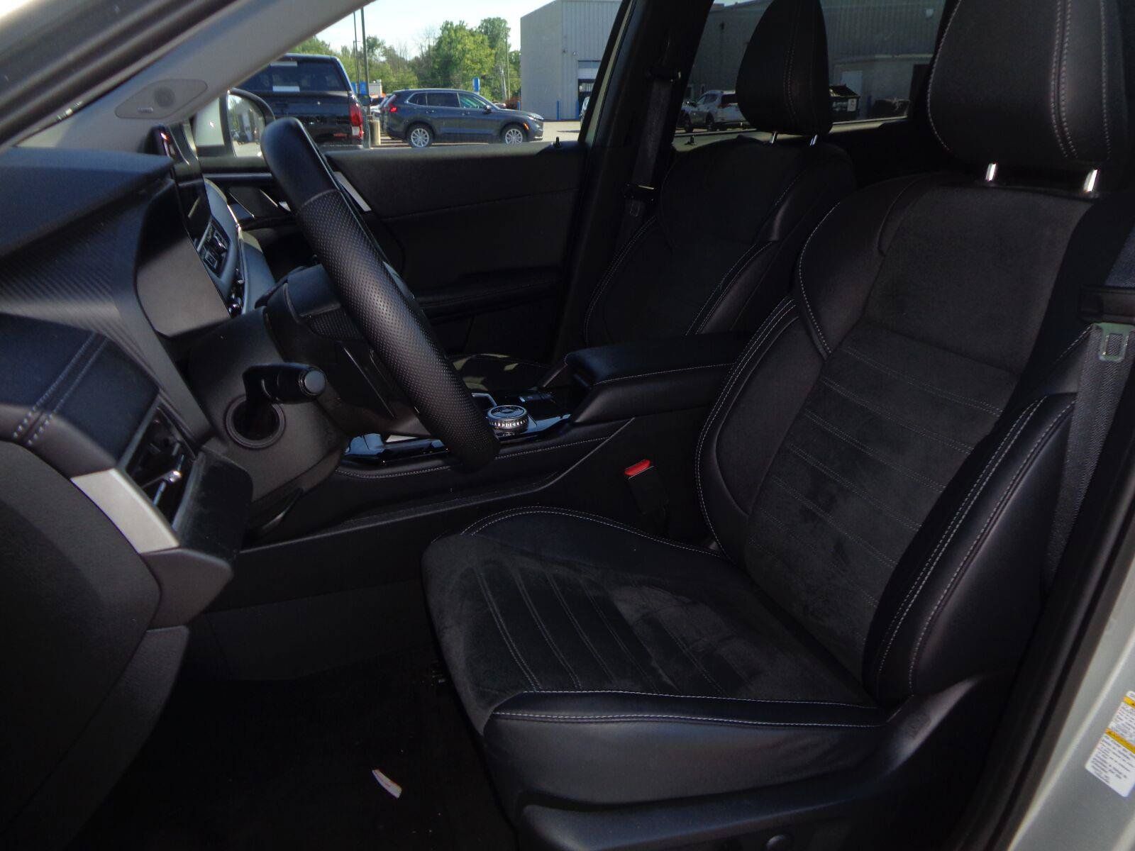 Used 2025 Mitsubishi Outlander SE AWD/4WD image 16