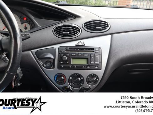 Used 2003 Ford Focus ZX3 Hatchback FWD image 11