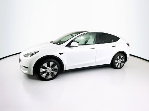 Used 2023 Tesla Model Y Long Range image 4