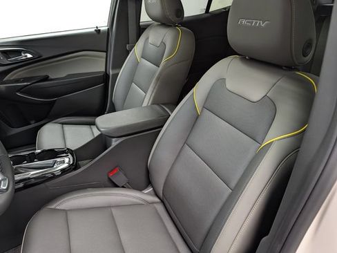 New 2026 Chevrolet Trax ACTIV w/ Sunroof Package FWD image 10