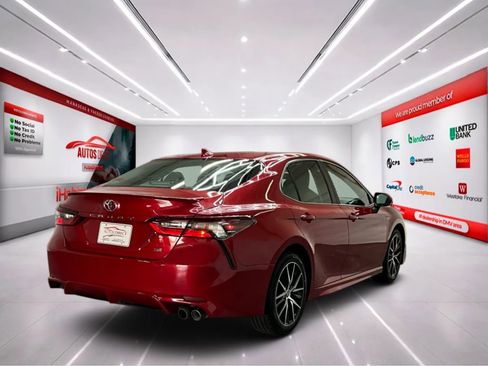 Used 2024 Toyota Camry SE FWD image 8