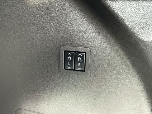 Used 2020 Buick Enclave Avenir w/ Avenir Technology Package AWD/4WD image 19