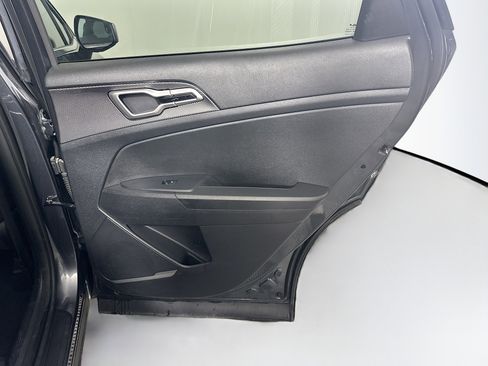 Used 2025 Kia Sportage LX image 27