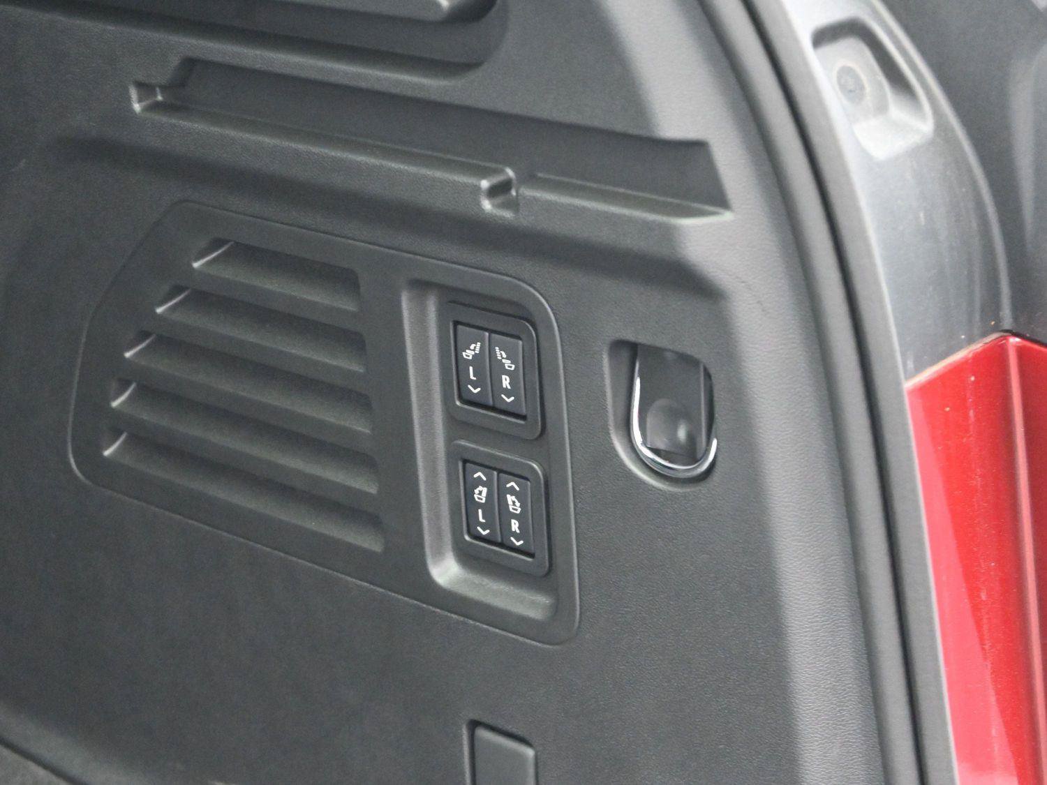 Used 2025 Chevrolet Traverse High Country AWD/4WD image 10