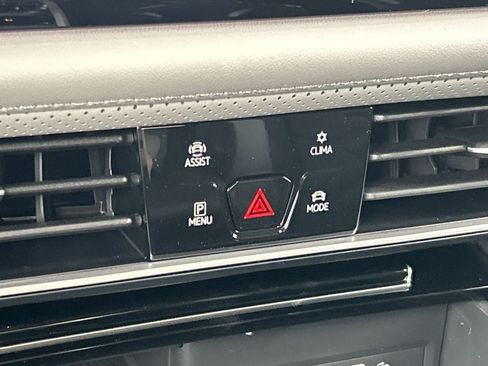 New 2026 Volkswagen Atlas Peak Edition AWD/4WD image 24