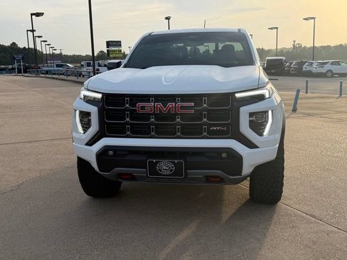 Used 2024 GMC Canyon AT4 w/ Canyon Safety Plus Package AWD/4WD image 8