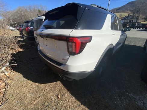 Used 2025 Ford Explorer ST w/ Sun And Sound Package image 4